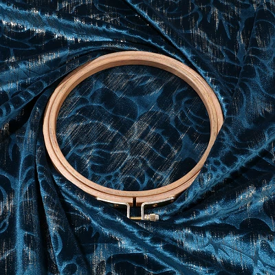 Ffabrig Velvet boglynnog